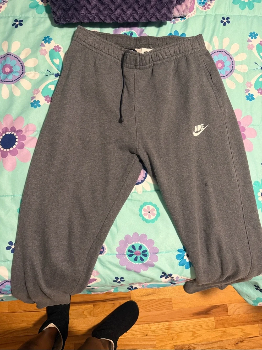Nike men’s ' Gray Fleece Sweatpants - Cozy Everyday Bottoms w stain